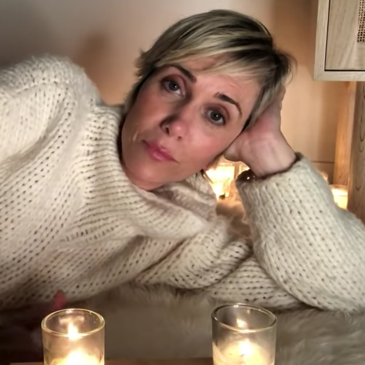 Kristen Wiig Shouts Out Moms During Her At Home Snl Monologue 1497