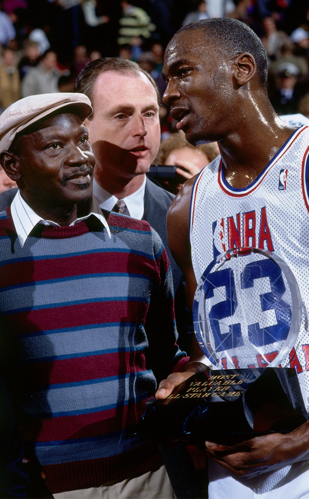 Michael Jordan Reflects on His Father's Murder in Heartbreaking Doc | E ...
