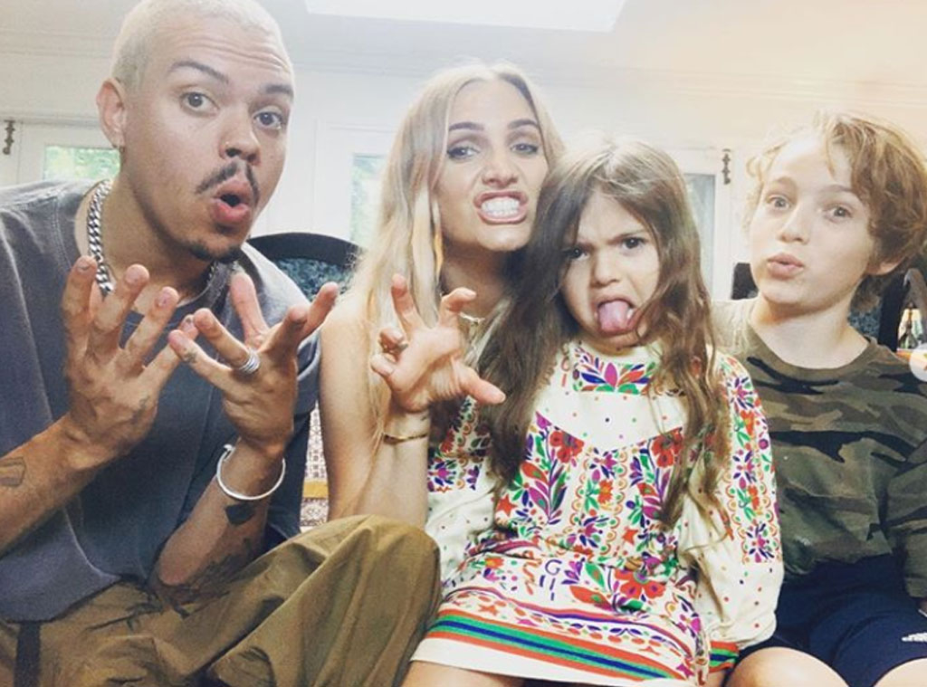 Rs 1024x759 200514154258 1024 Evan Ross Ashlee Simpson Ross Kids Instagram ?fit=around|552 Auto&output Quality=90&crop=552 Auto;center,top