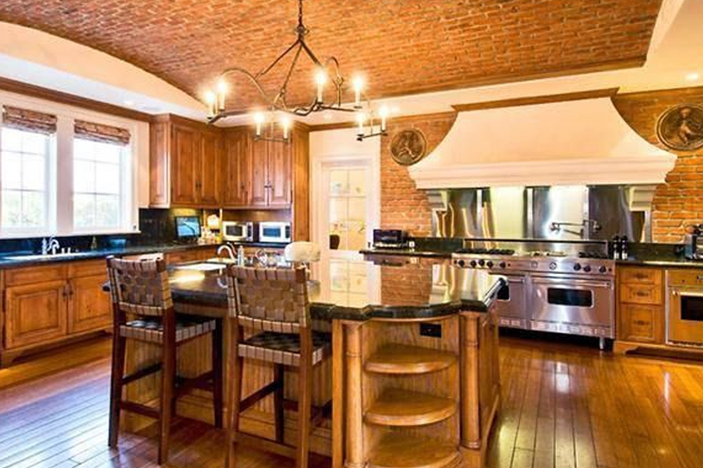 Elon Musk Is Selling All 6 Of His California Homes See Inside E Online