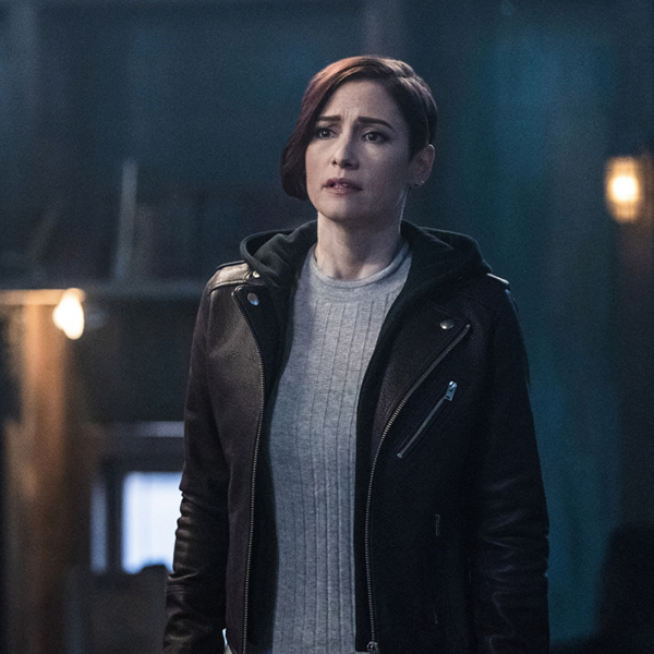 Supergirl S Chyler Leigh Talks Turning Vigilante In The Finale E Online