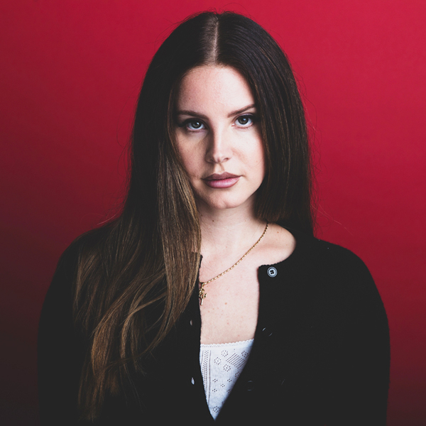 Lana Del Rey Fires Back at Critics Who Claim She's "Glamorizing Abuse(02)