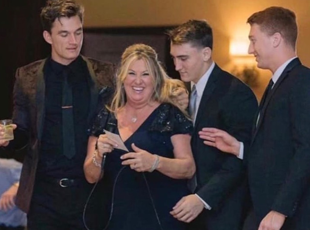 Tyler Cameron, Mom, Instagram