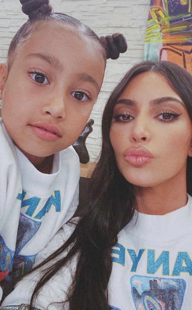 North West Tặng mẹ Kim Kardashian chiếc vòng cổ kim cương nhân ngày sinh nhật