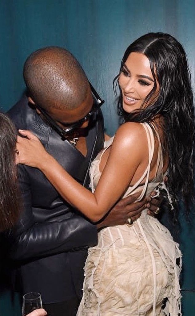 希少号　LOVE KIM KARDASHIAN knye wesw Kim Kardashian & Kanye West's Love Story: See Their Cutest Pics!