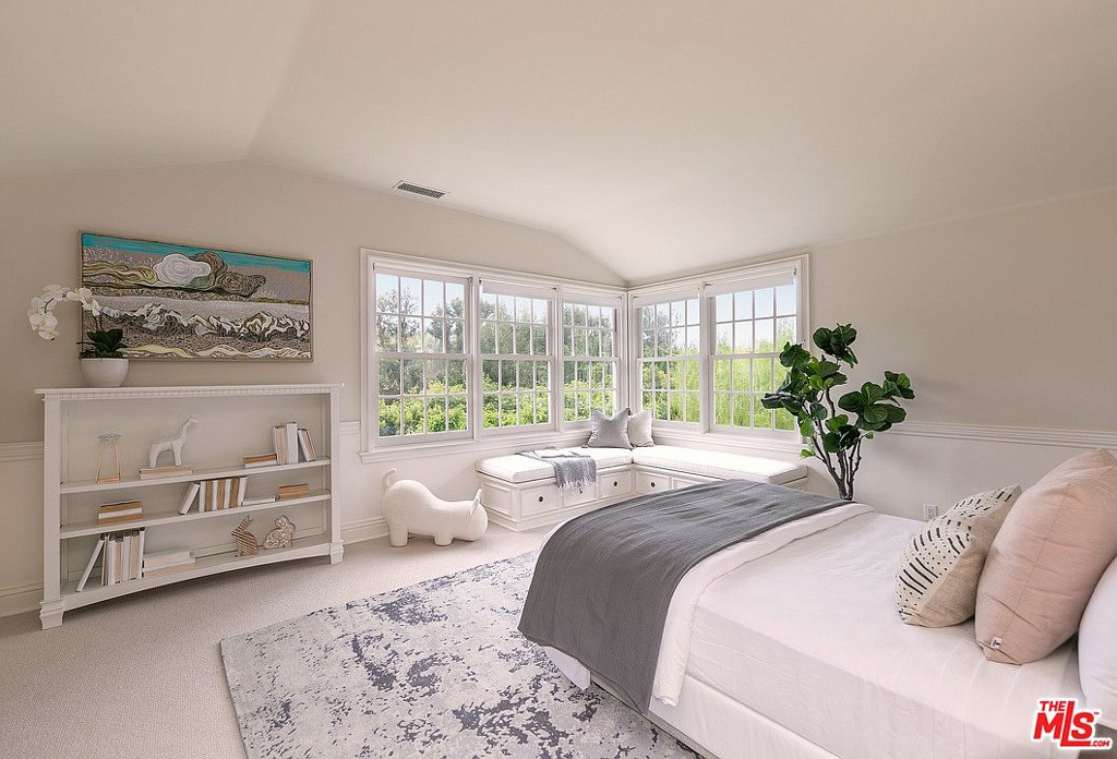 Go Inside Ashton Kutcher & Mila Kunis' $14 Million Beverly ...