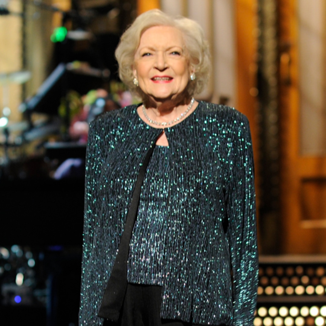 Betty White’s Assistant Shares One of the Comedian’s Final Photos on Her 100th Birthday – E! NEWS