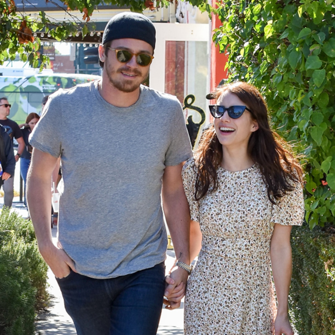 Emma Roberts and Garrett Hedlund 