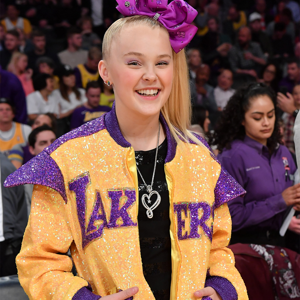 Jojo Siwa says she is ‘happy’ in a sincere video about the arrival