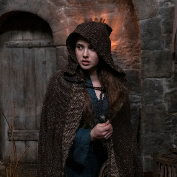 Katherine Langford, Cursed