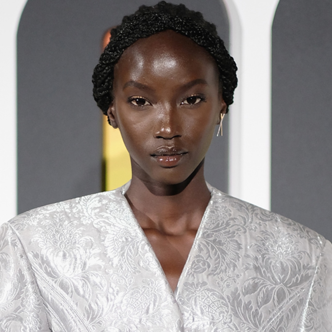 Model Anok Yai Reflects On Racial Injustice In The Fashion Industry E Online Deutschland