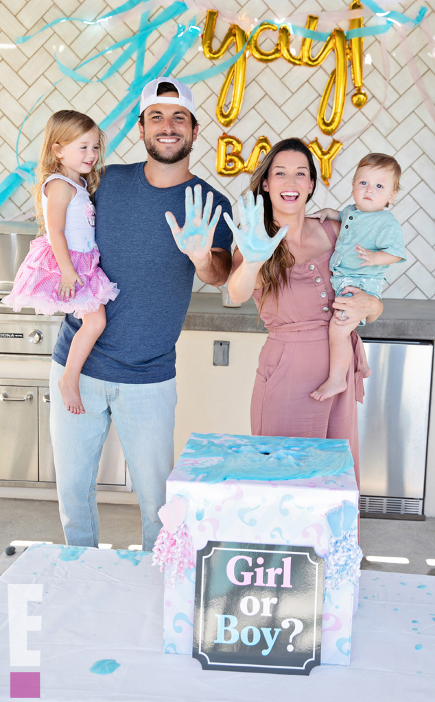 gender reveal photoshoot idea