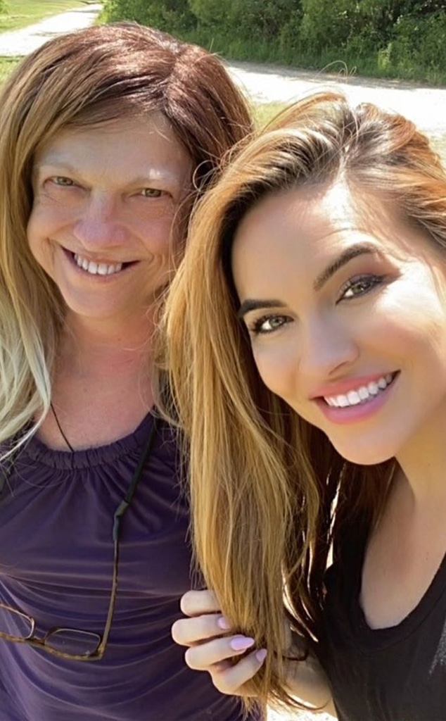 Chrishell Stause, mom