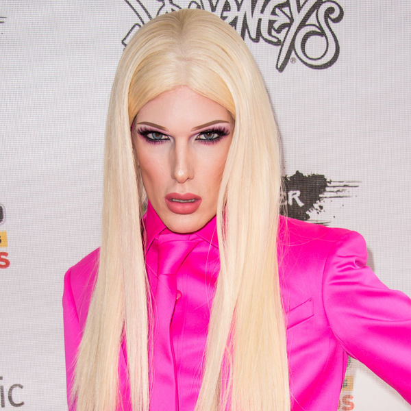 Jeffree Star Is Hospitalized After Suffering Injuries In Car Accident E Online Deutschland