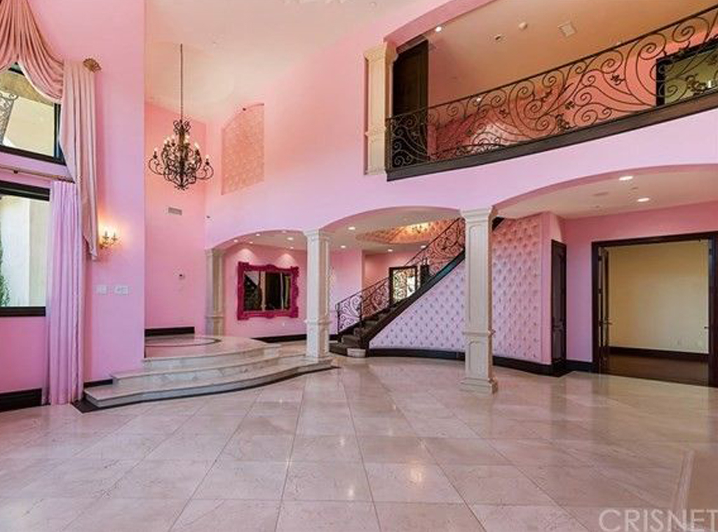 Go Inside Jeffree Star S 4 Million Barbie Inspired Mansion E Online