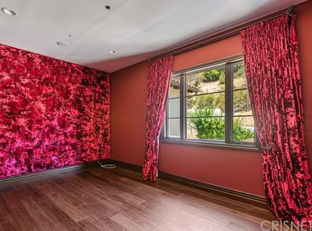 Photos From Inside Jeffree Star S 4 Million Mansion E Online