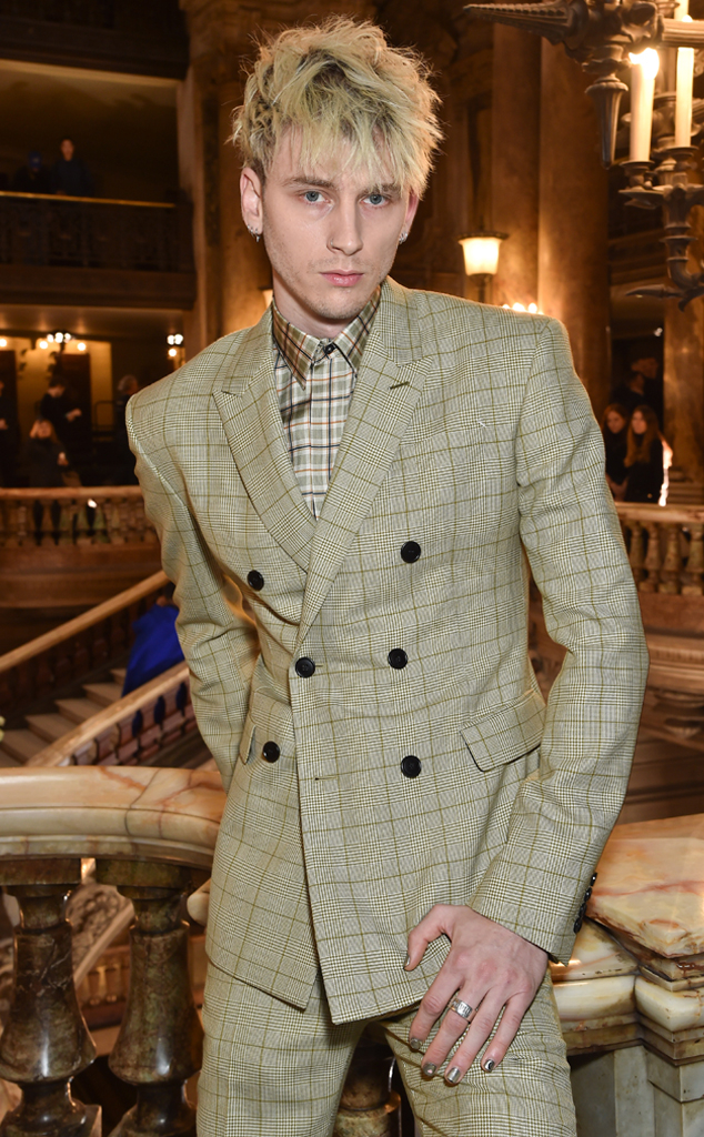 Machine Gun Kelly Mourns The Death Of His Dad In Moving Tribute E Online Au