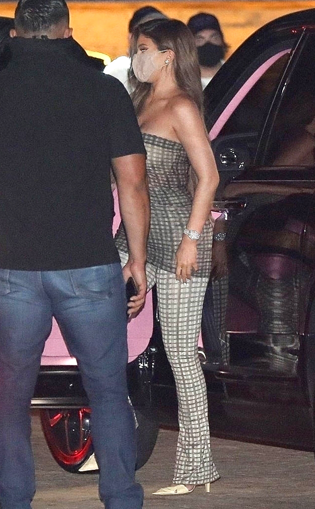 Kendall Jenner And Devin Booker Step Out For Dinner With Kylie Jenner E Online