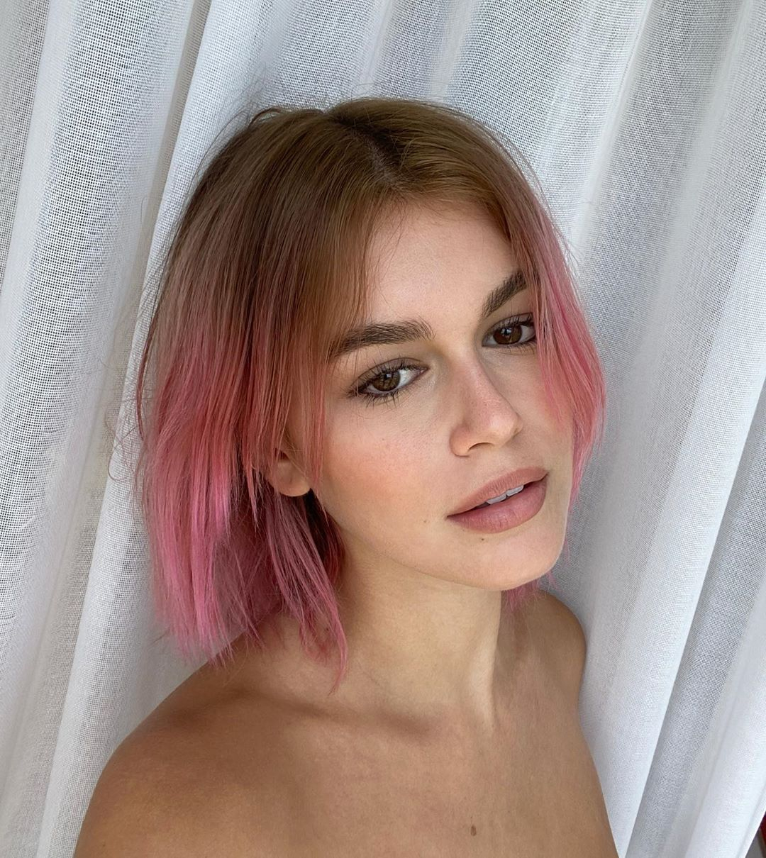 Kylie Jenner Dyed Her Hair Pink, and Now No One Knows What Year It Is