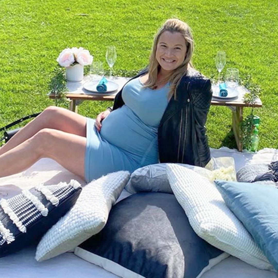 Pregnant Hannah Ferrier Talks Baby Names Coronavirus More E Online Pregnant Hannah Ferrier Talks Baby Names Coronavirus More E Online