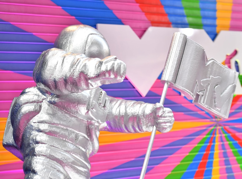 MTV VMA Statue, Moon Person