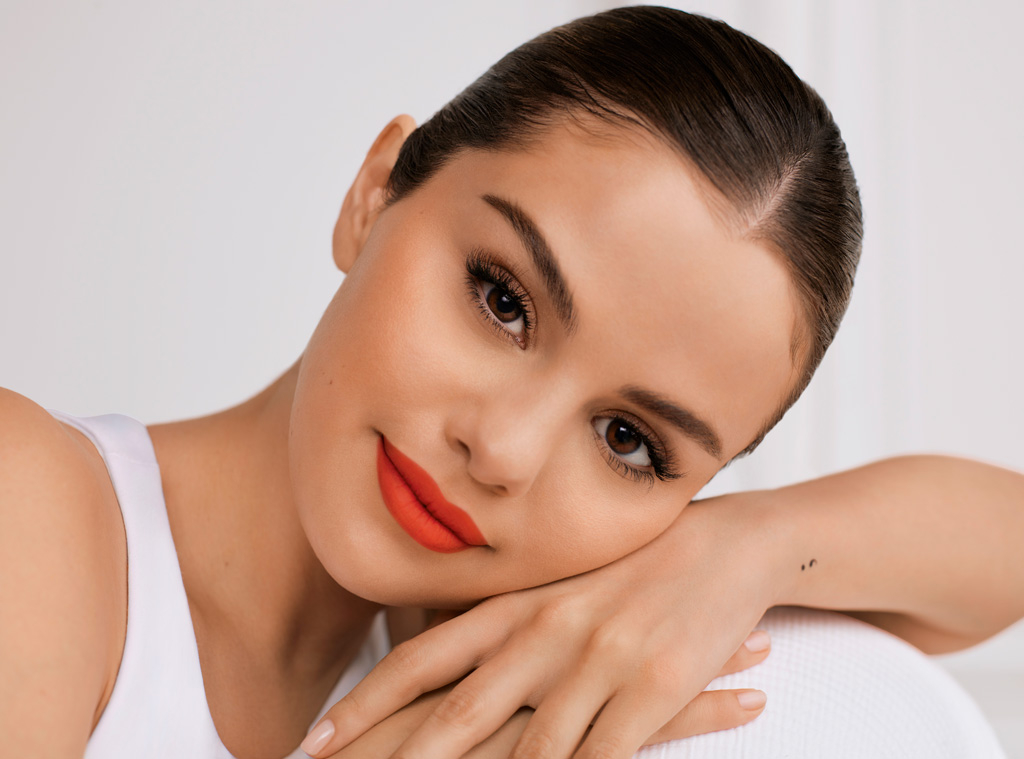 Why Women Everywhere Love Selena Gomezs Rare Beauty E Online