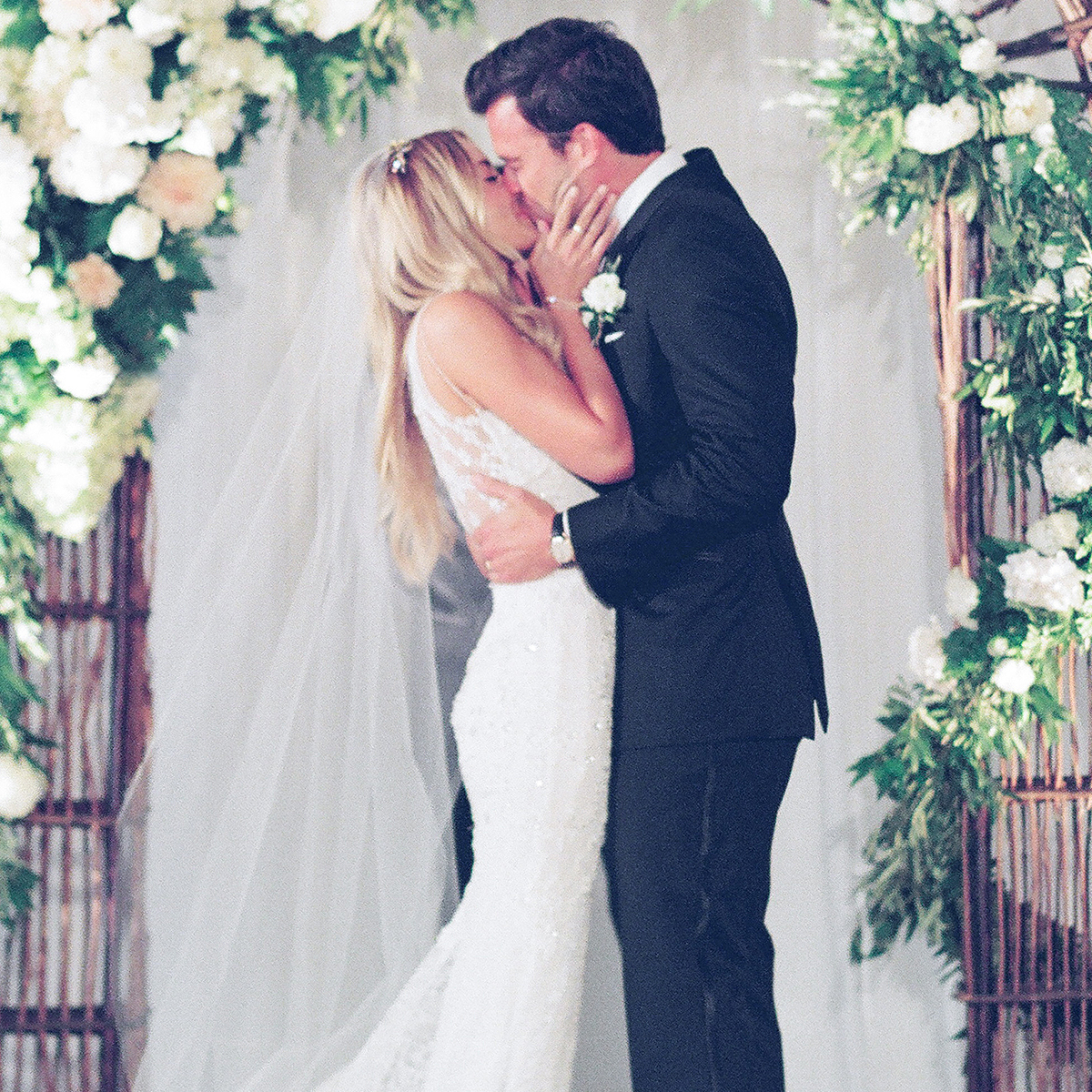 See Lauren Conrad's Wedding Dress + More Pics from Her I Dos