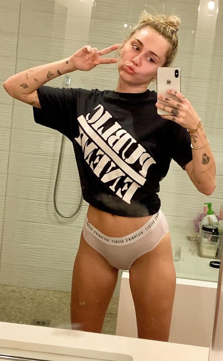 Miley Cyrus Sexy Pics Photos from Miley Cyrus' Sexy Selfies - E! Online