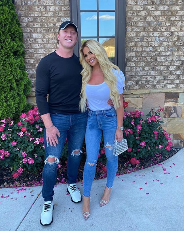 “F-king Basket Case” Kim Zolciak desaba sobre a divisão de Kroy Biermann