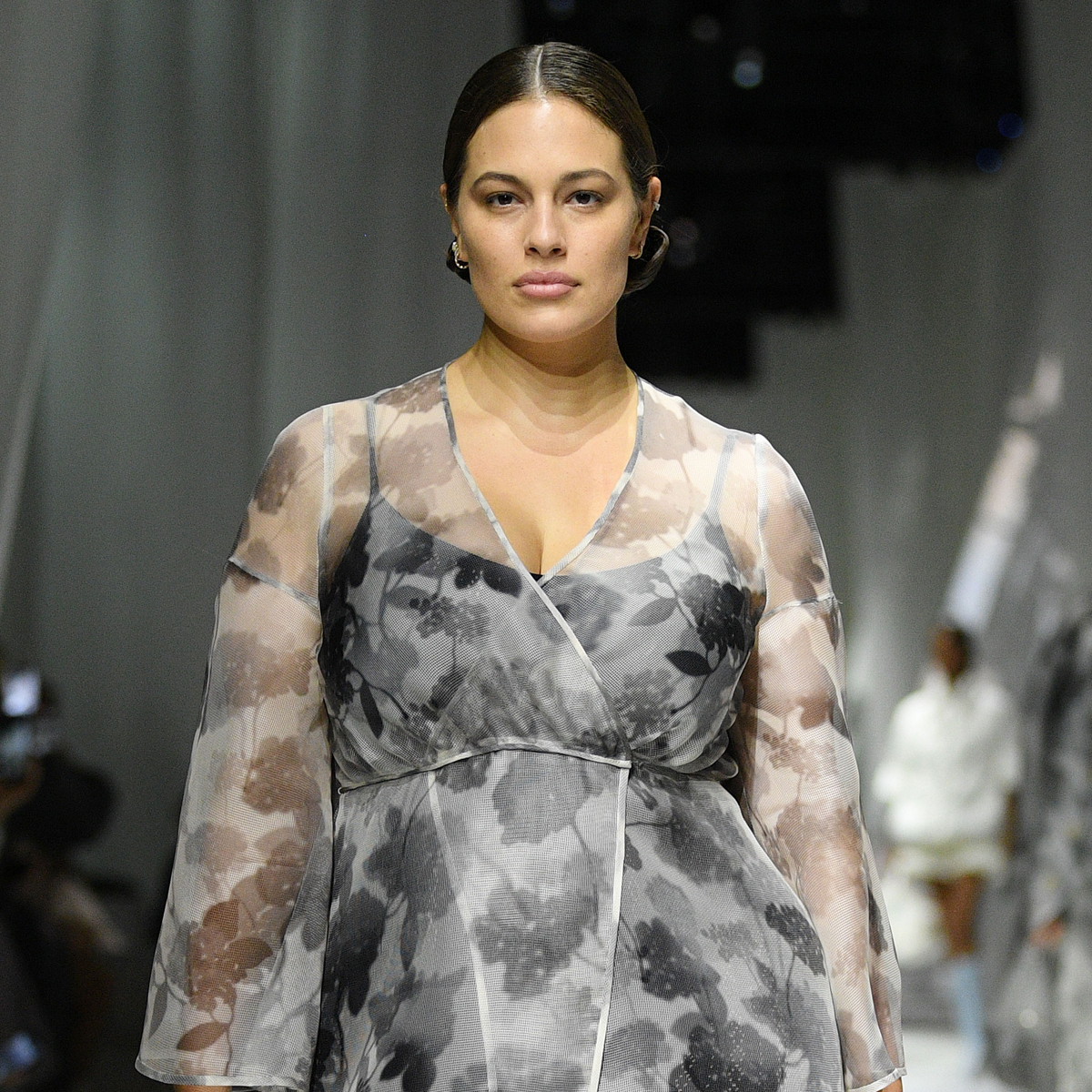 See Ashley Graham Strip Down In a Scandalous Bathroom ...