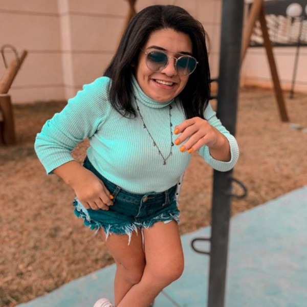 Pequena Lo, Instagram