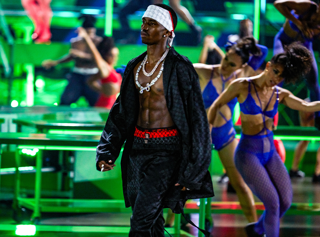 Fotos Von Inside Rihanna S Savage X Fenty Show Vol 2 E Online Deutschland