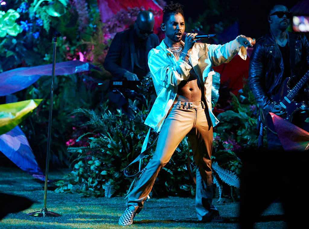 Fotos Von Inside Rihanna S Savage X Fenty Show Vol 2 E Online Deutschland