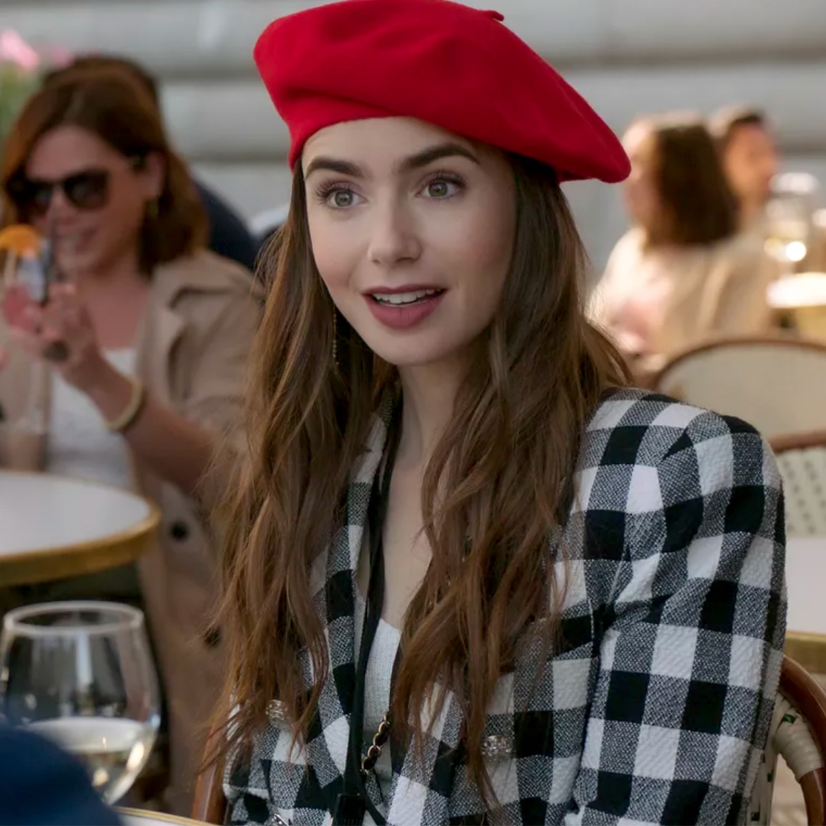 Lily Collins Shows Off a Très Chic Emily in Paris Beauty Look - E! Online - CA