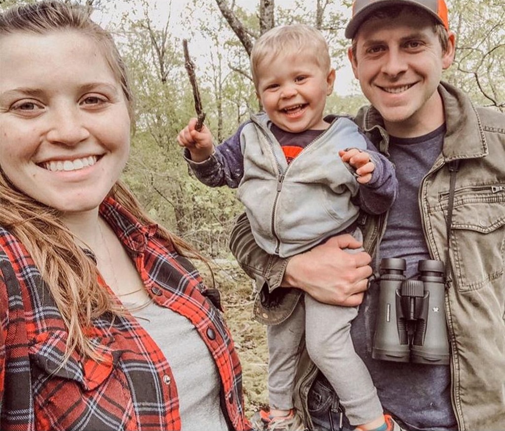 Jana Duggar เลือกชุด “น่าทึ่ง” สำหรับงานแต่งงานของ Stephen Wissmann อย่างไร