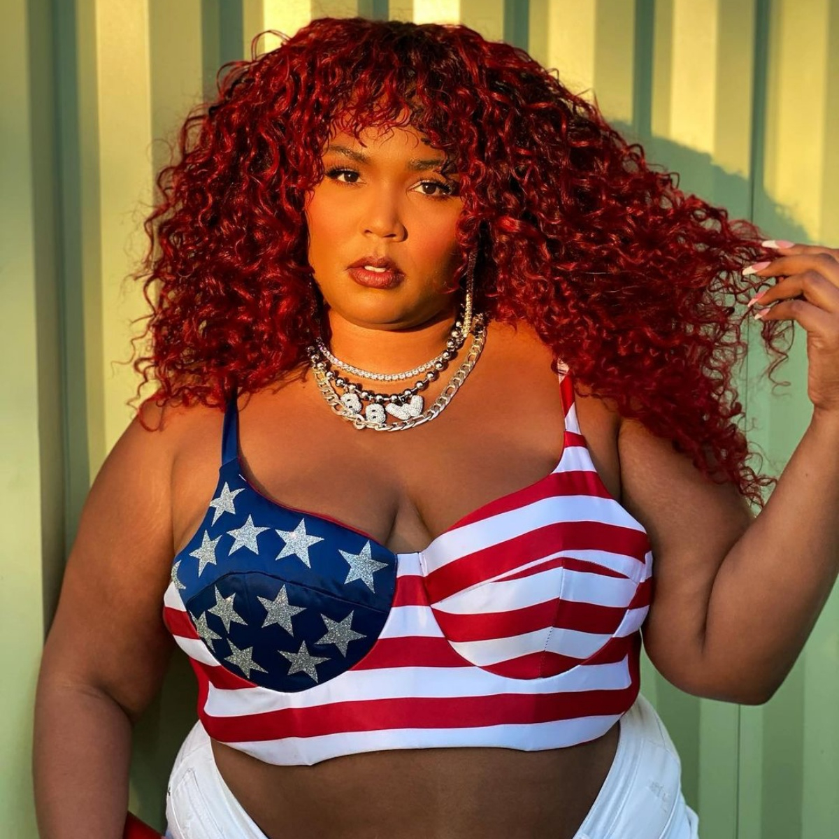 Lizzo Hilariously Dresses Up as the Fly That Landed on Mike Pence - E ...