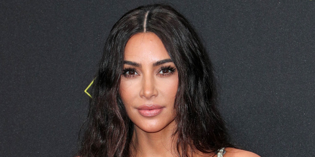 Kim Kardashian Makes Everyone Green With Envy in Her Givenchy Dress Kim Kardashian Makes Everyone Green With Envy in Her Givenchy Dress