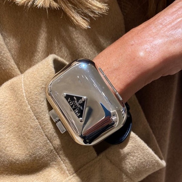 Bolsa-pulseira Prada