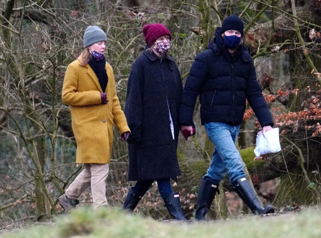 Taylor Swift E Flagrada Em Momento Raro Com Joe Alwyn E Sogra E Online Brasil Taylor Swift E Flagrada Em Momento Raro Com Joe Alwyn E Sogra E Online Brasil