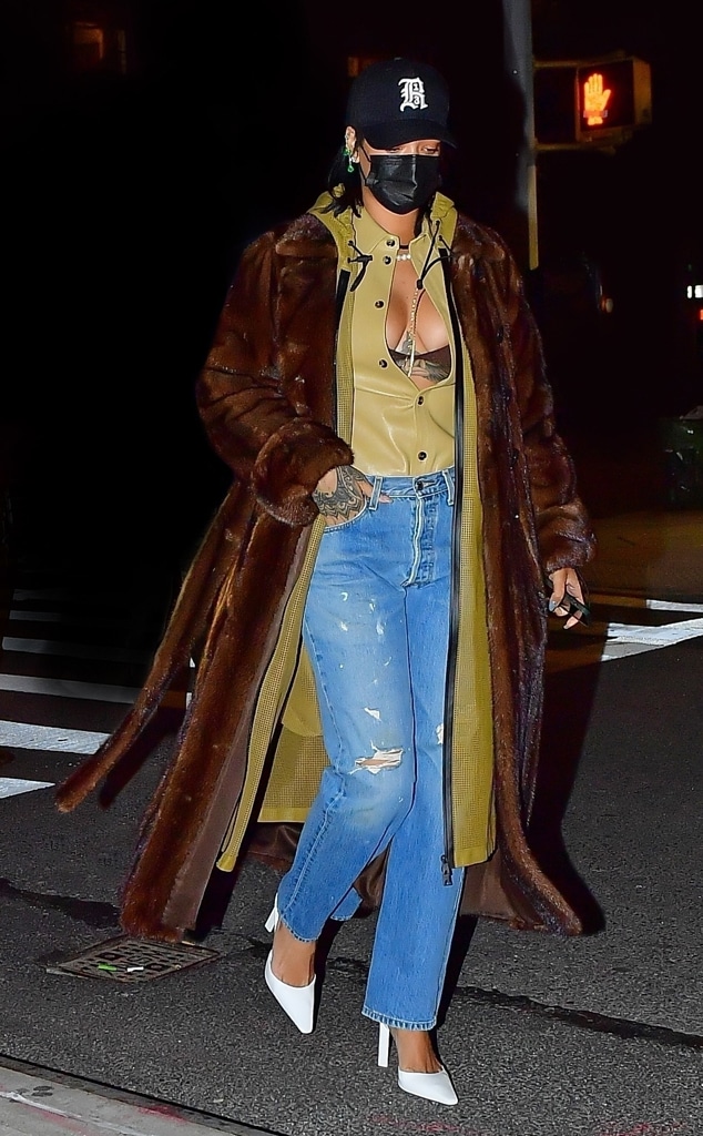 Rihanna & A$AP Rocky Holds Hands After Shopping Together in NYC