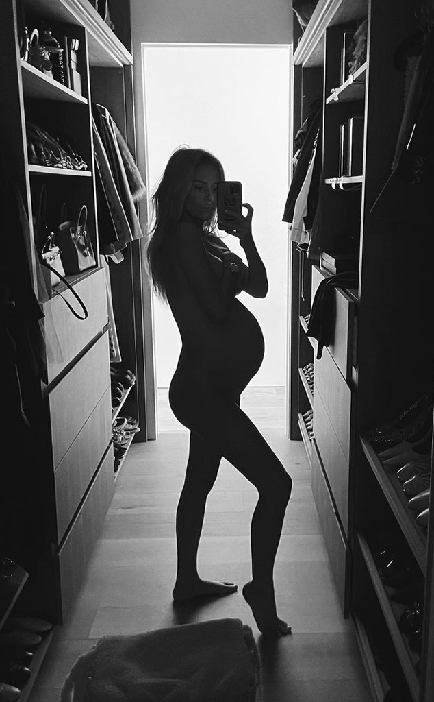 634px x 1024px - Morgan Stewart Poses Nude to Celebrate Her Last Month of Pregnancy - E!  Online