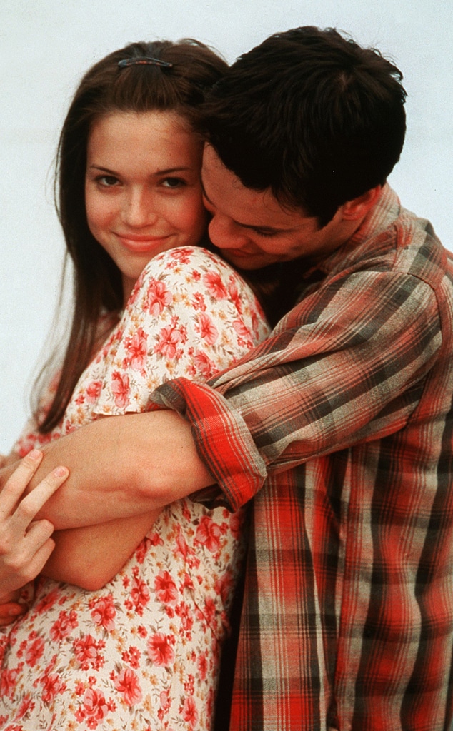15 Secrets About A Walk To Remember Revealed E Online