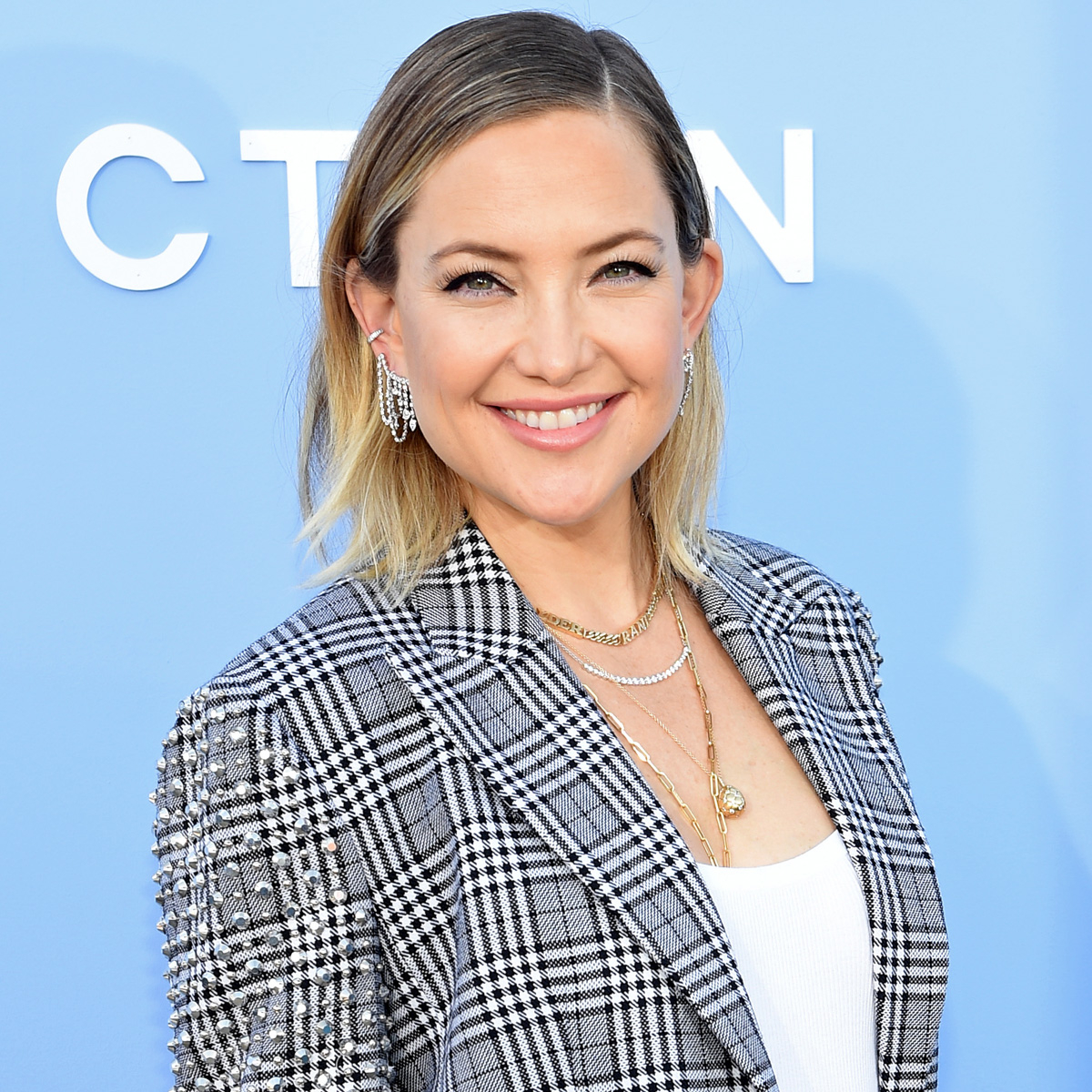 Kate Hudson says she hopes to “connect” with her estranged father’s children
