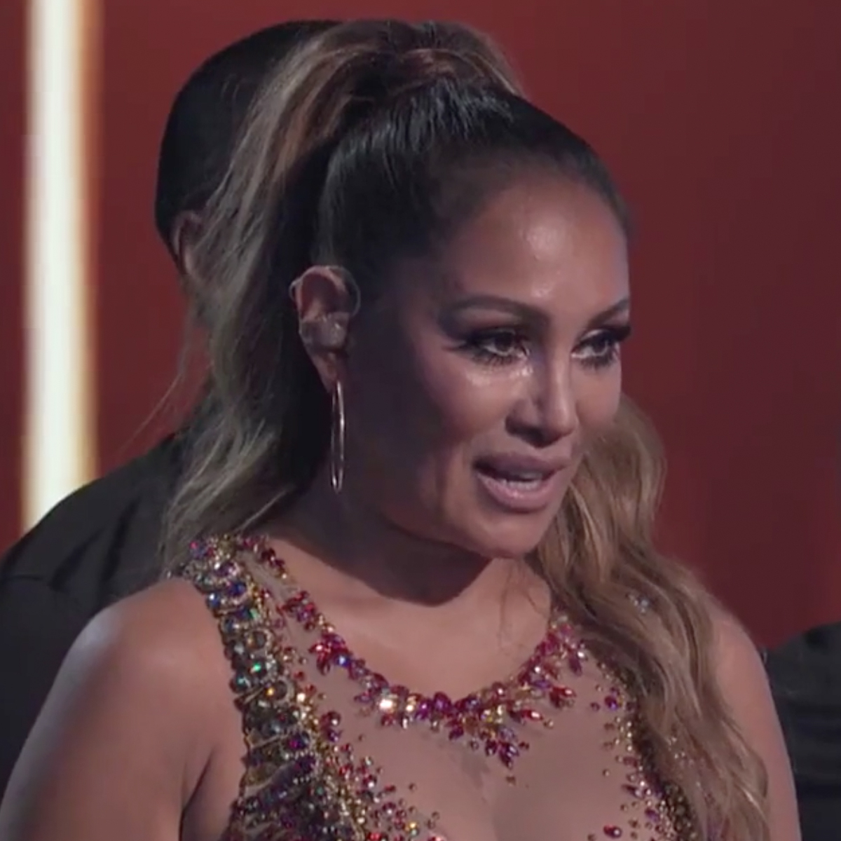 This Jennifer Lopez Tribute Artist’s Performance of “Let’s Get Loud” Will Have You Dancing in Your Seat – E! Online
