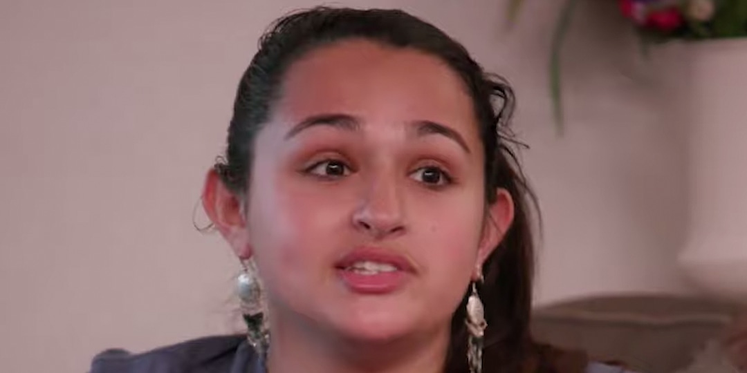 Jazz Jennings Reflects on 100-Pound Weight Gain Due to “Binge Eating” in I Am Jazz First Look – E! Online
