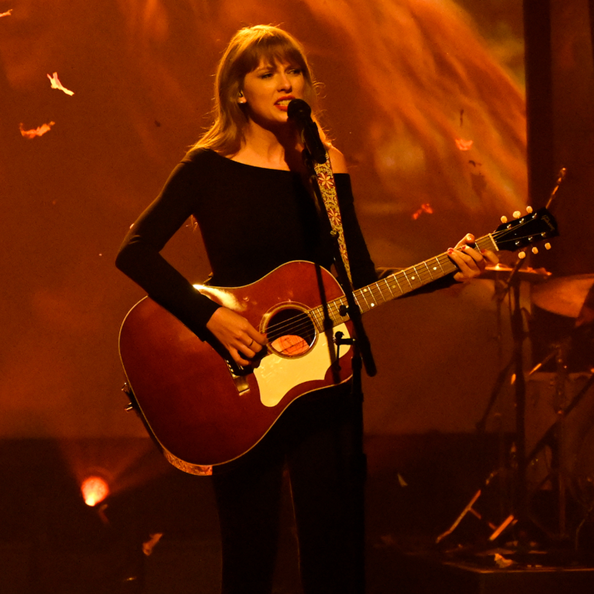 Taylor Swift Releases Version of "All Too Well" for "Sad Girl Autumn"