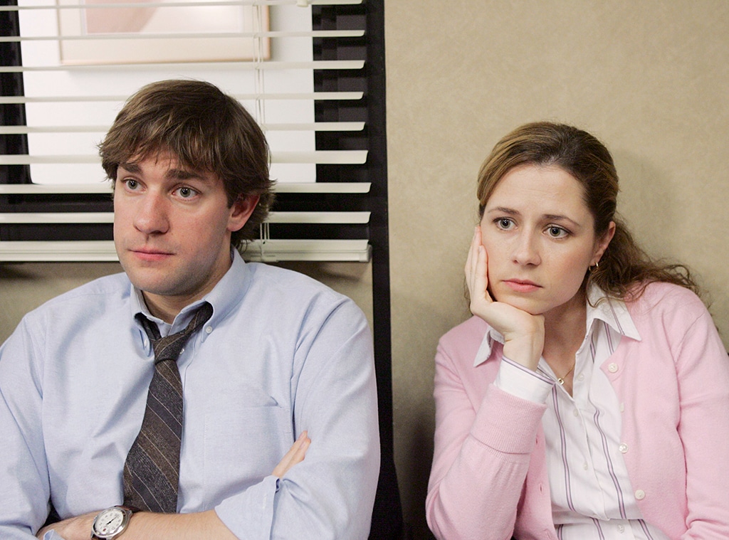 The Office Couldn't Decide If Pam Or Jim Worked At Dunder Mifflin First