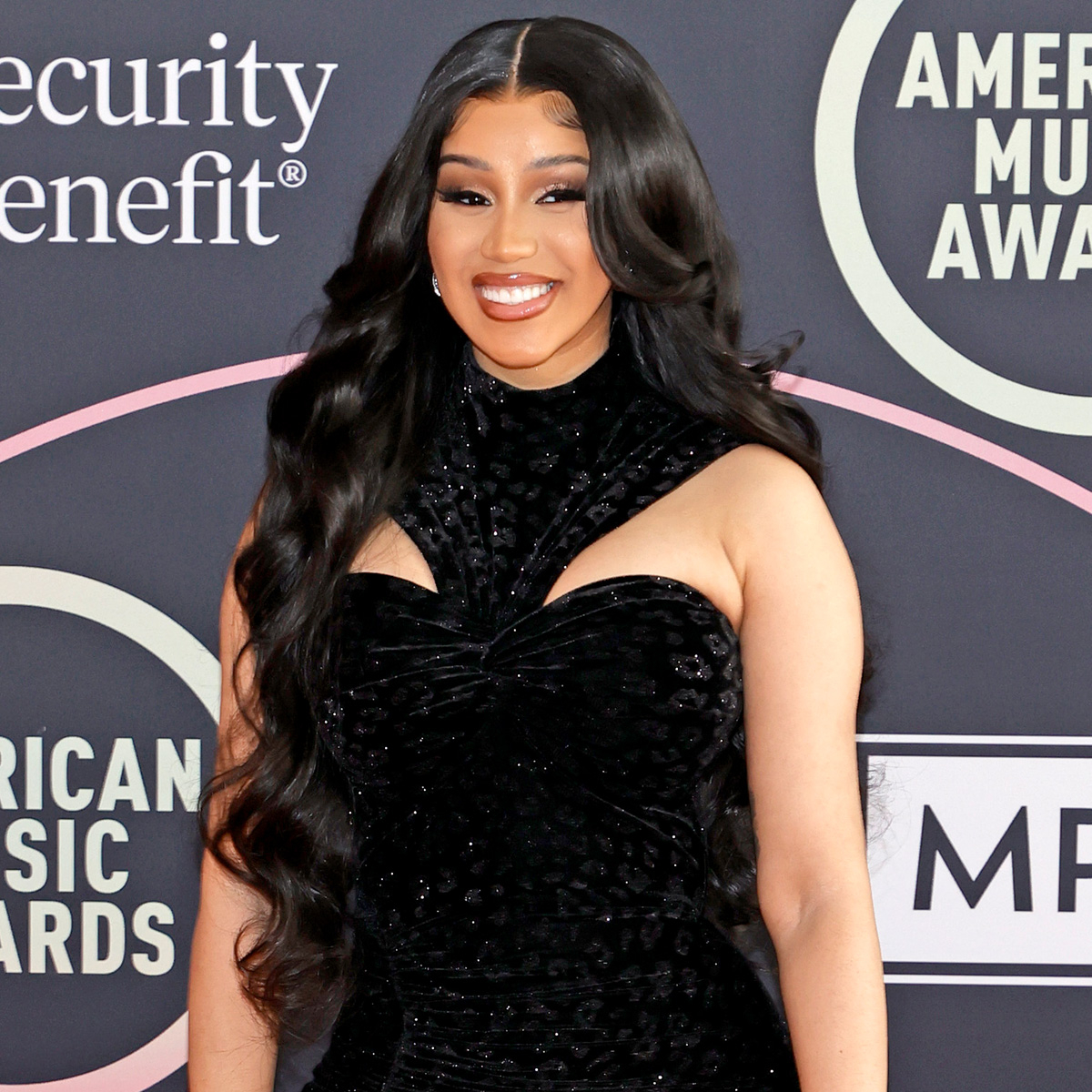 Cardi B Turns Heads At 2021 AMAs In Her Boldest Red Carpet Look Yet E Online