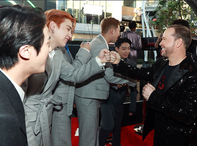 BTS, Suga, Donnie Wahlberg, 2021 American Music Awards, Candids