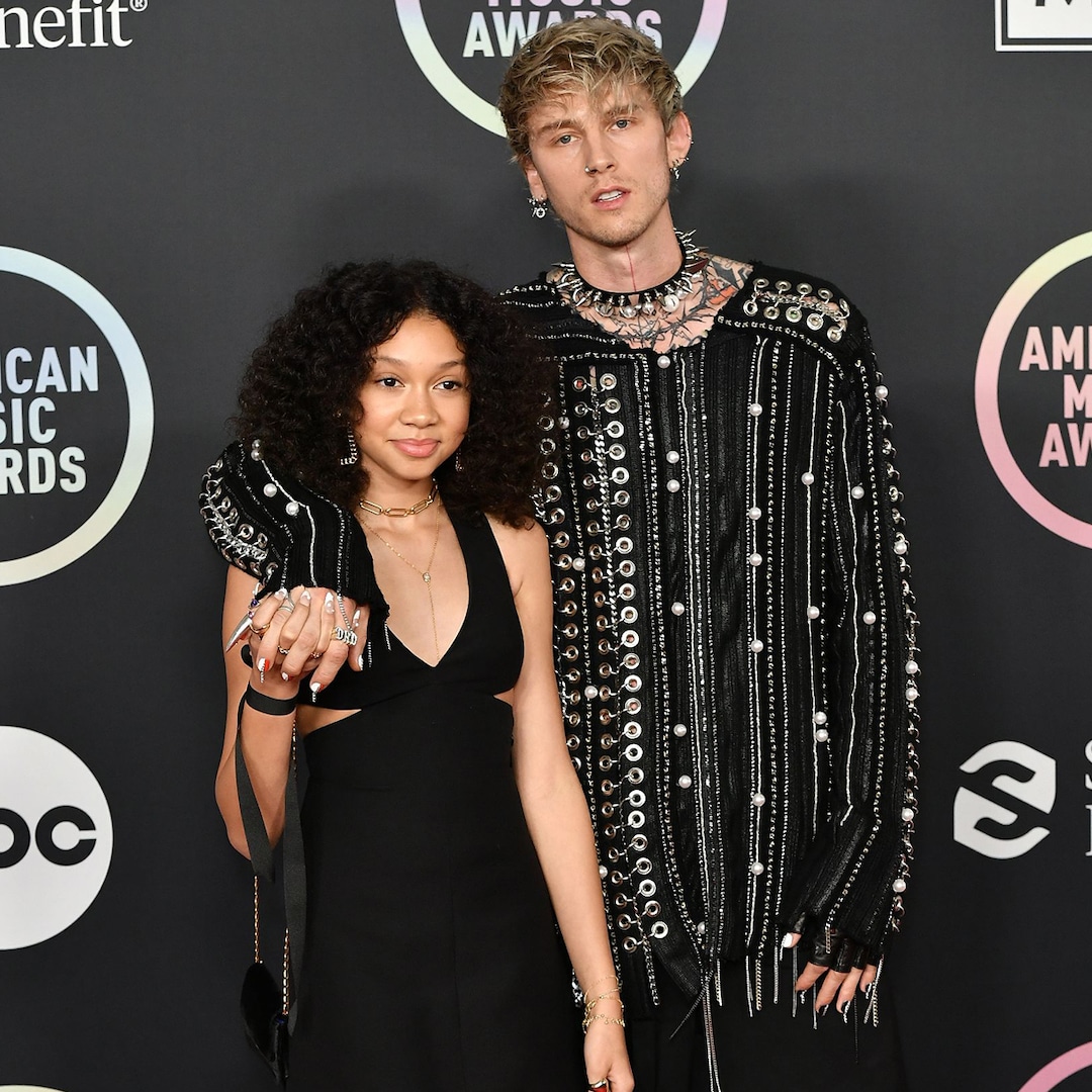 Machine Gun Kelly and His Daughter Casie Just Rocked the Red Carpet at the 2021 American Music Awards – E! Online
